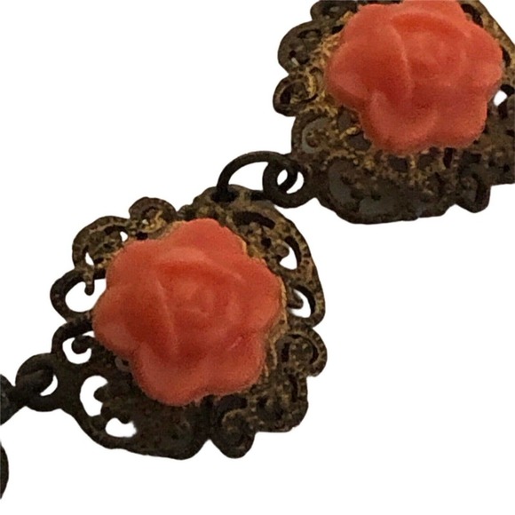 Vintage Necklace Coral Colored Celluloid Carved Rose Gold Tone Chain Fillagree - Picture 7 of 9